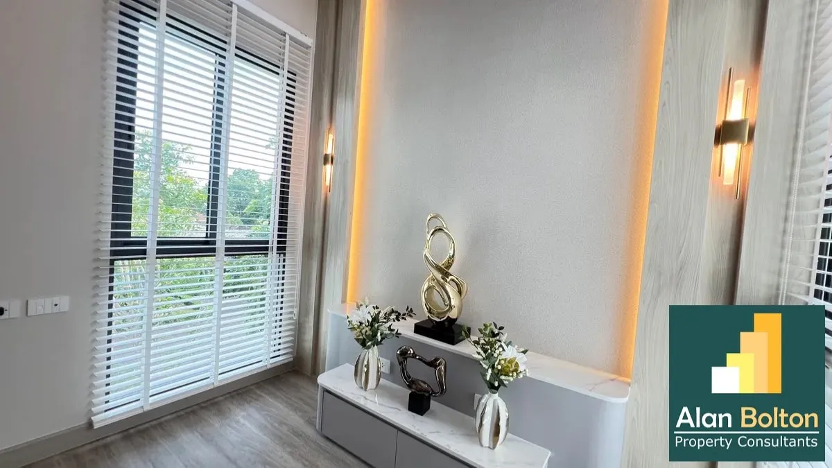 Luxury 4 bedrooms 5 bathrooms in East Pattaya photo 17