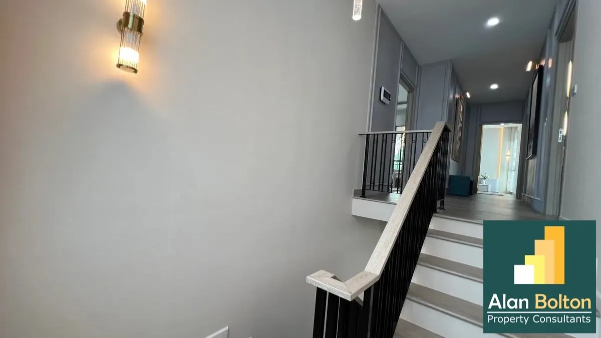 Luxury 4 bedrooms 5 bathrooms in East Pattaya photo 3