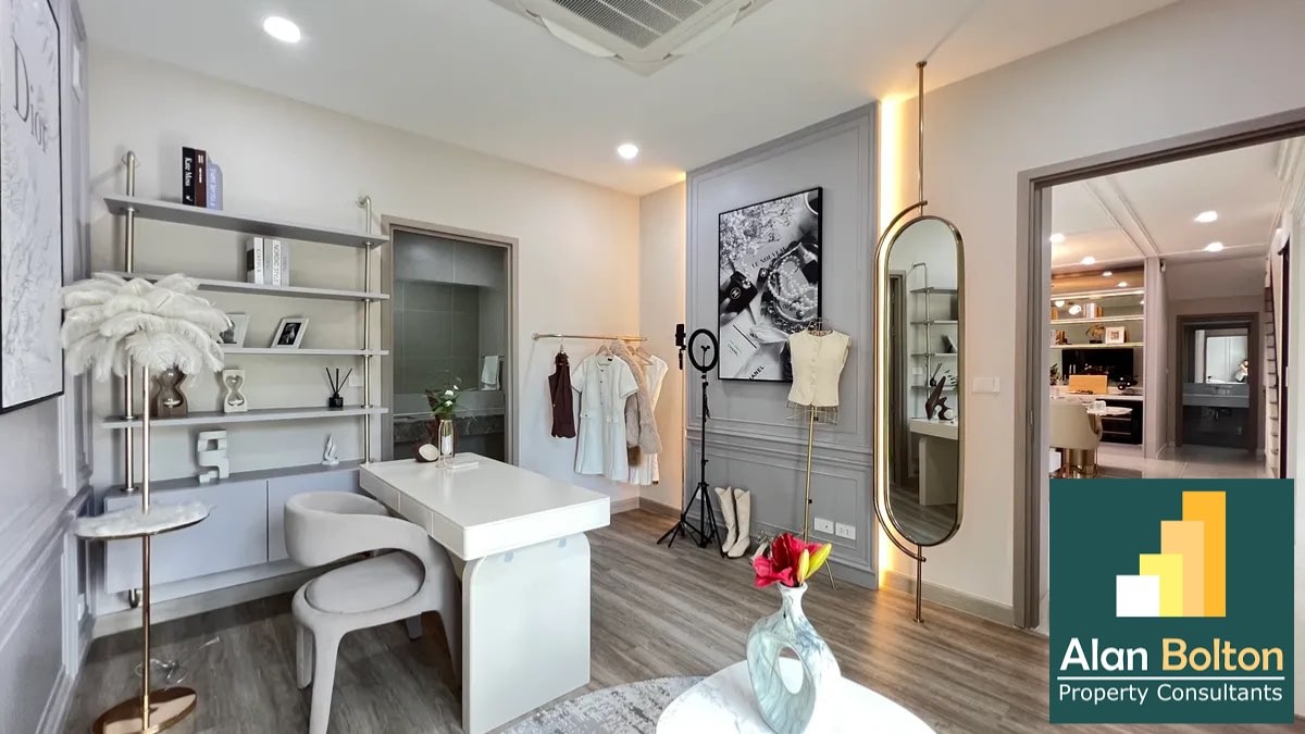 Luxury 4 bedrooms 5 bathrooms in East Pattaya photo 13