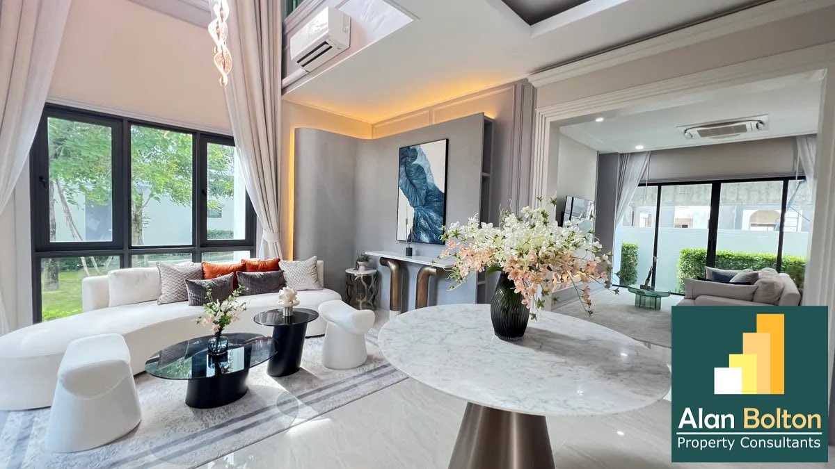Luxury 4 bedrooms 5 bathrooms in East Pattaya photo 12