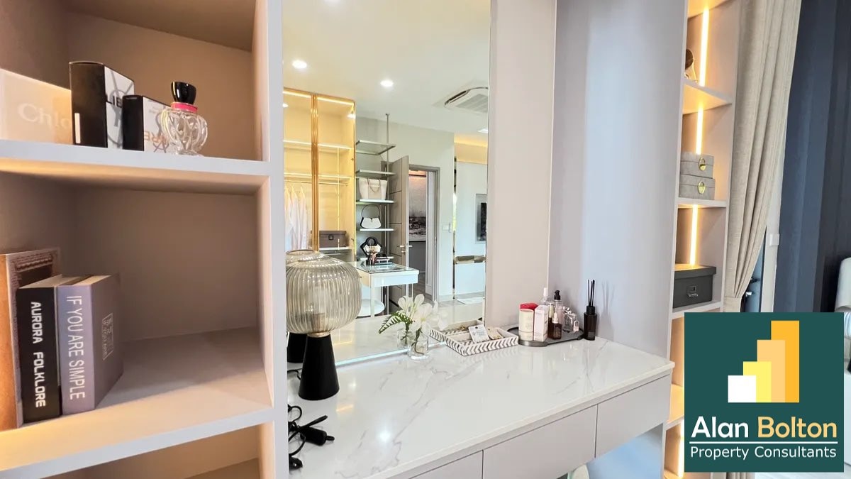 Luxury 4 bedrooms 5 bathrooms in East Pattaya photo 16