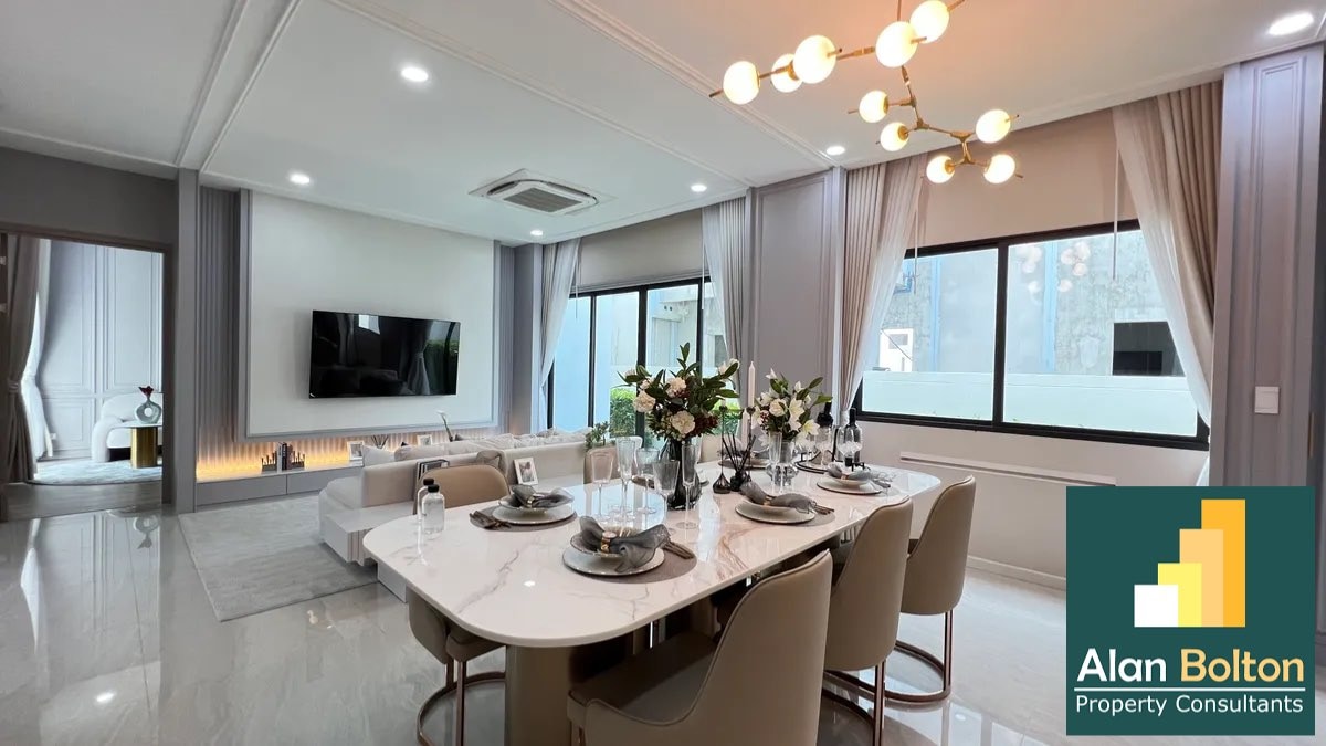 Luxury 4 bedrooms 5 bathrooms in East Pattaya photo 10