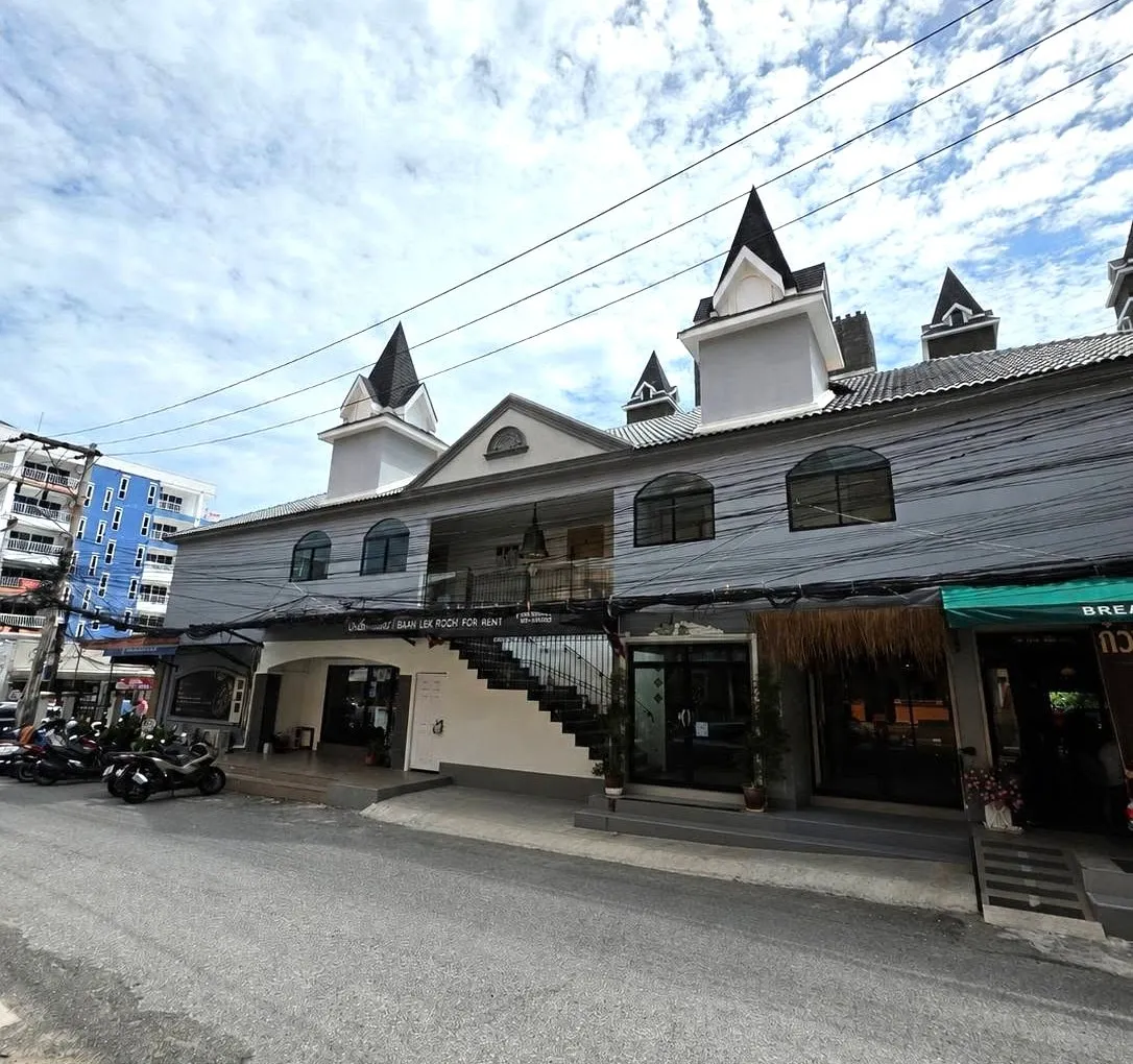Large Apartment For Rent In Pratumnak Soi 4 photo 12