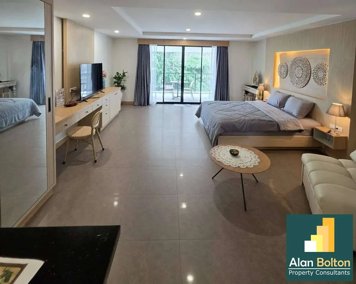 Large Apartment For Rent In Pratumnak Soi 4 photo 3