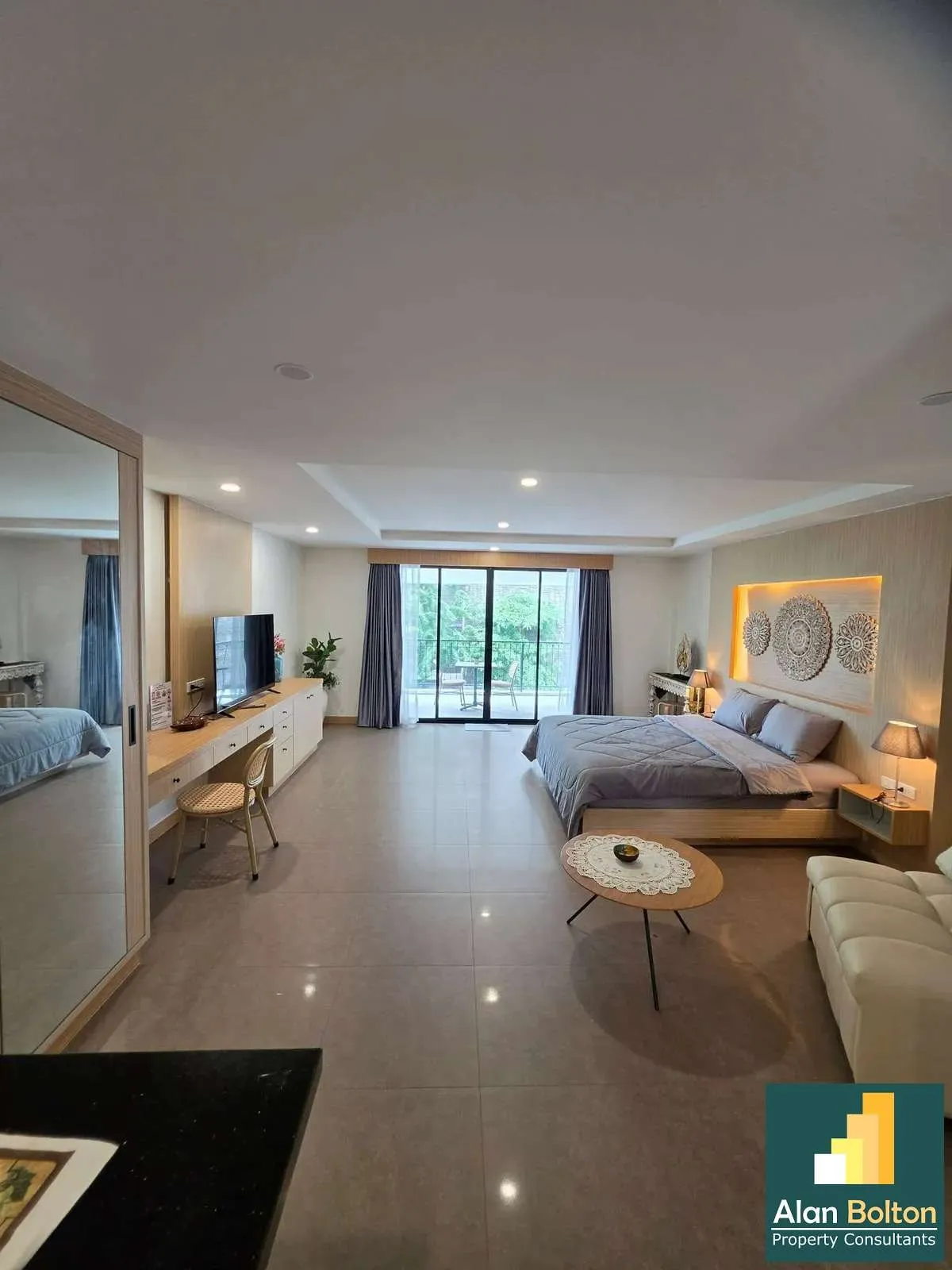 Large Apartment For Rent In Pratumnak Soi 4 photo 4