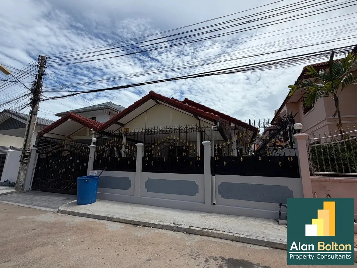 Great Location Four Bedrooms House For rent photo 11