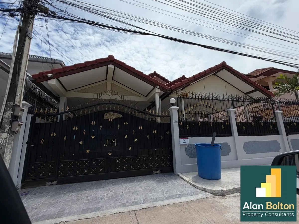 Great Location Four Bedrooms House For rent photo 12