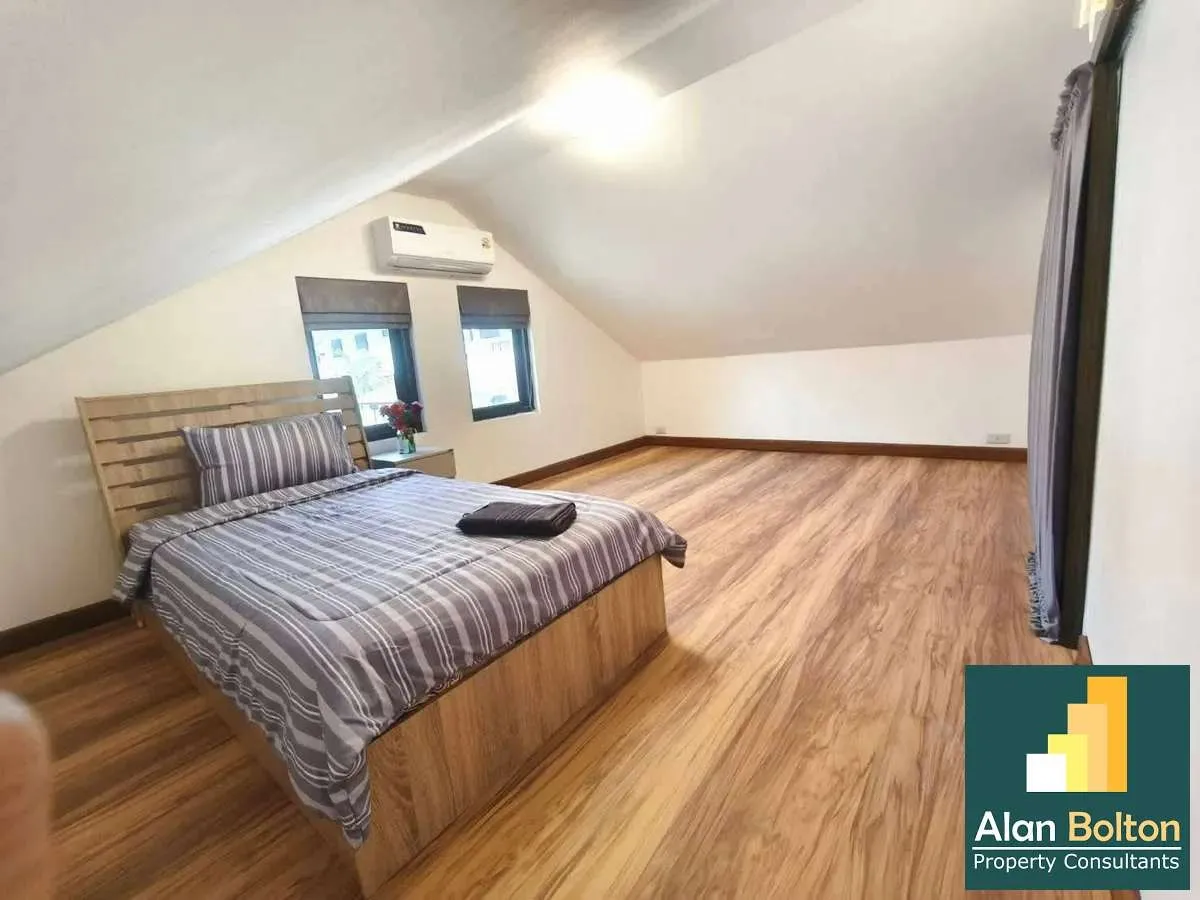 Great Location Four Bedrooms House For rent photo 14
