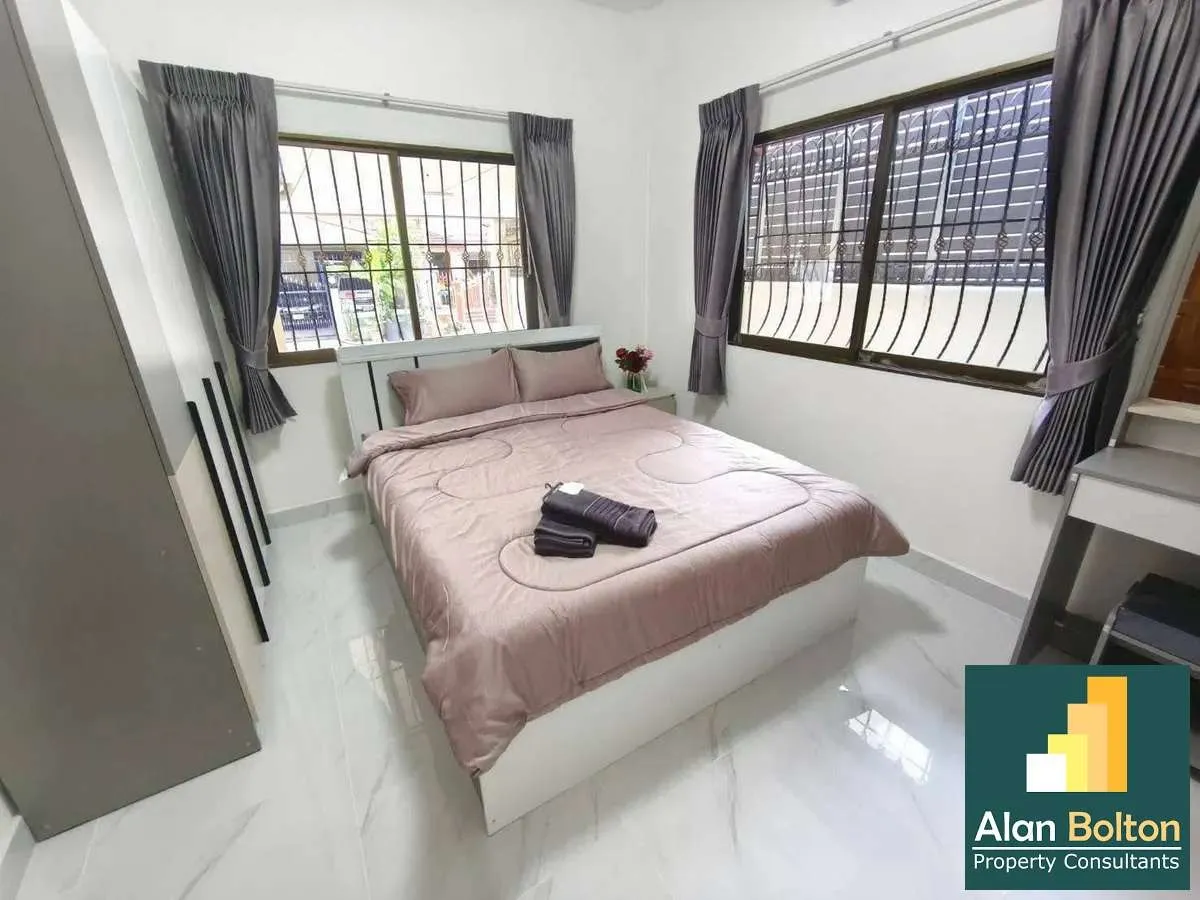 Great Location Four Bedrooms House For rent photo 15