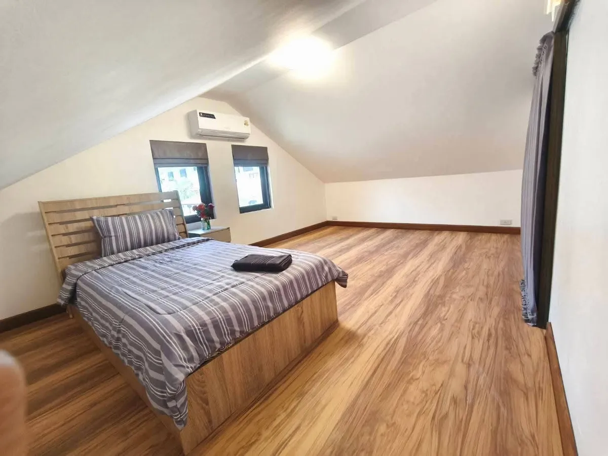 Great Location Four Bedrooms House For rent photo 17