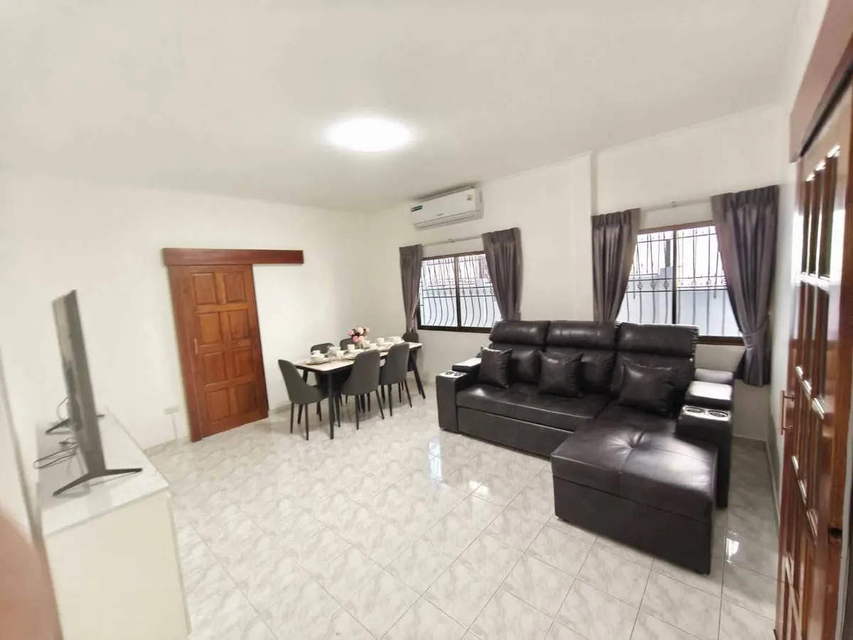 Great Location Four Bedrooms House For rent photo 18