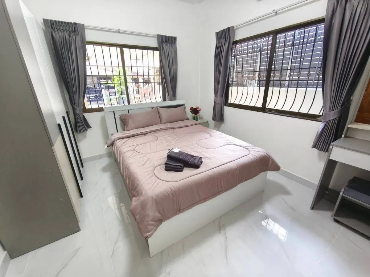 Great Location Four Bedrooms House For rent photo 25