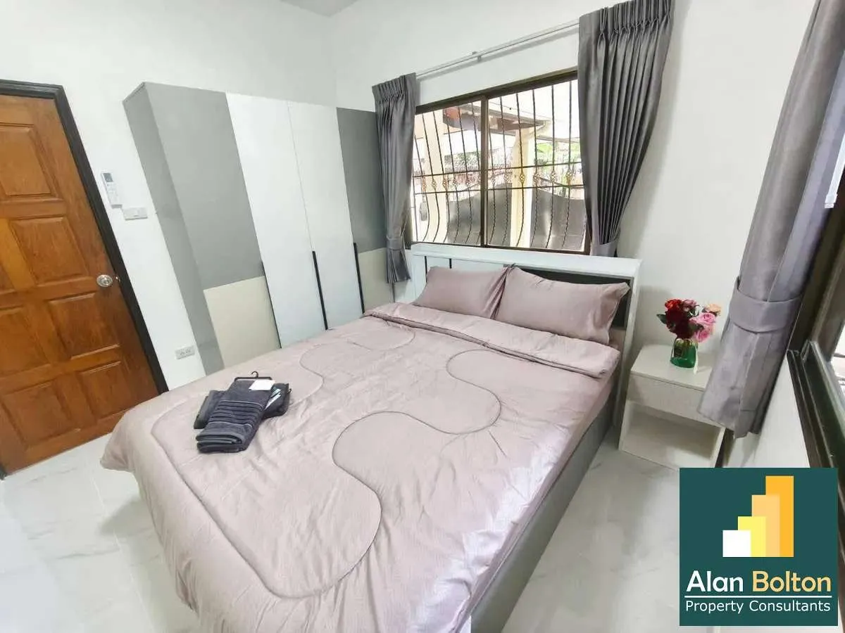 Great Location Four Bedrooms House For rent photo 6