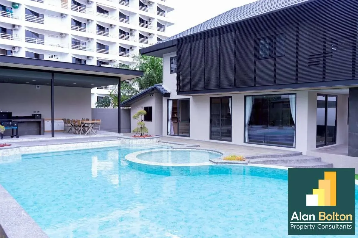 Newly Renovated Modern Pool Villa For Rent In Tepprasit