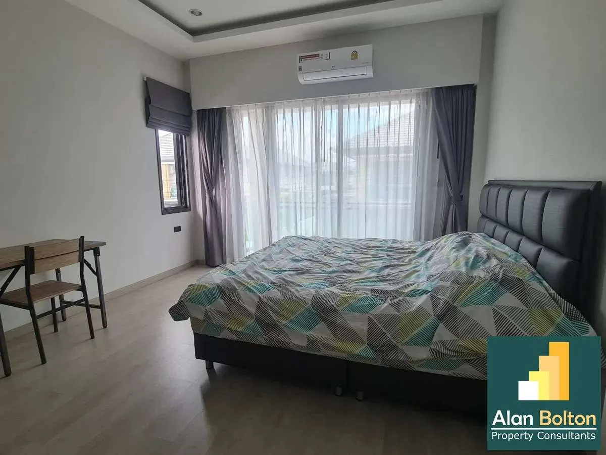4 Bedrooms 3 Bathrooms House For rent in Banglamung photo 6