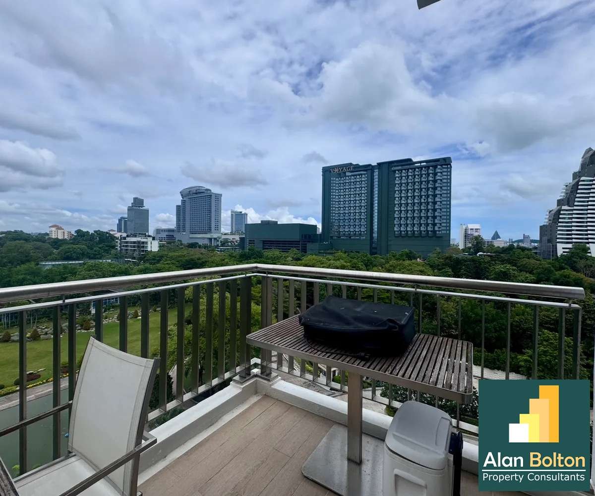 1 Bedroom 2 Bathroom in Beach front property at Wongamat beach photo 7