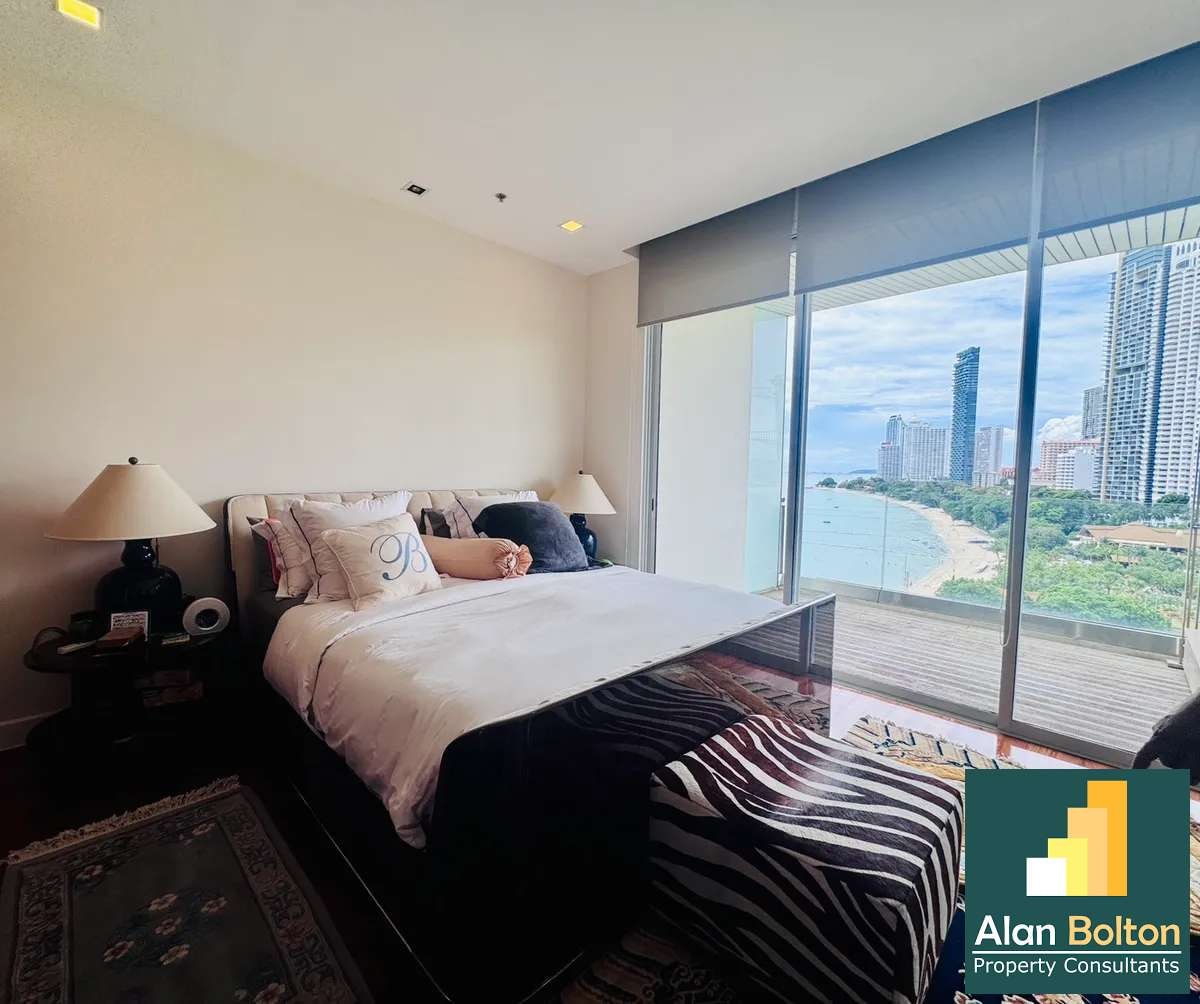 1 Bedroom 2 Bathroom in Beach front property at Wongamat beach photo 14