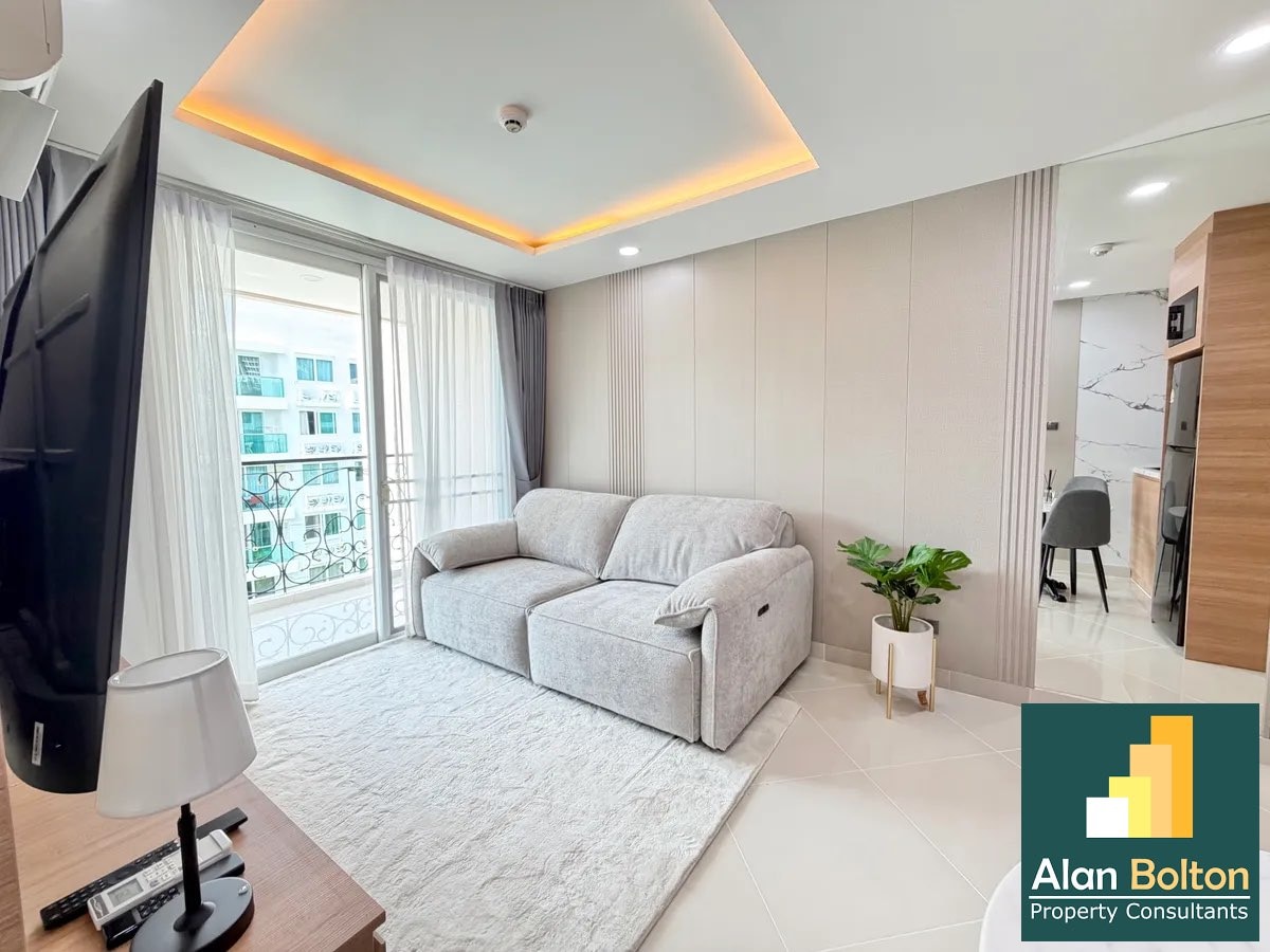 Bright&Cozy modern Condo Near Jomtin Beach