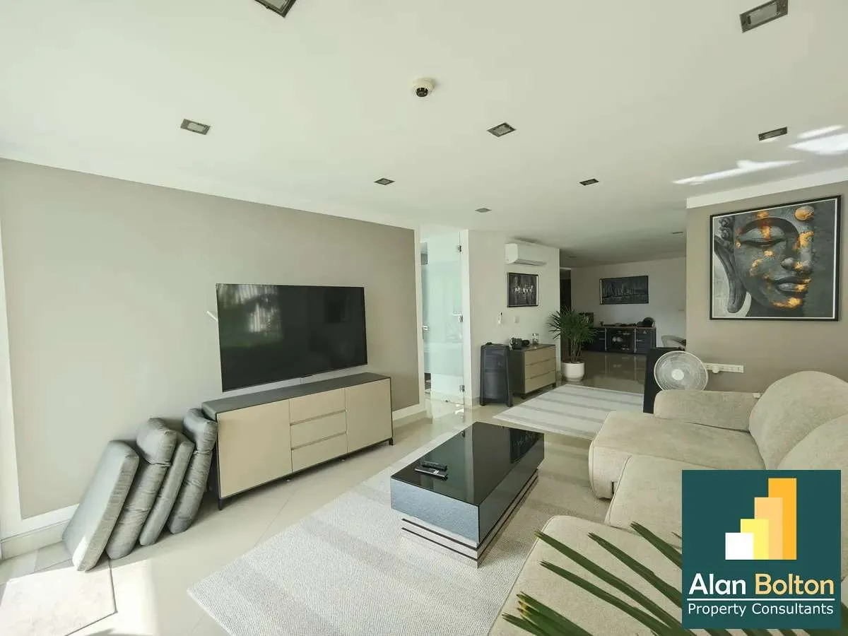 Brand New renovated 2 Bed condo For Sale , In Wongamat