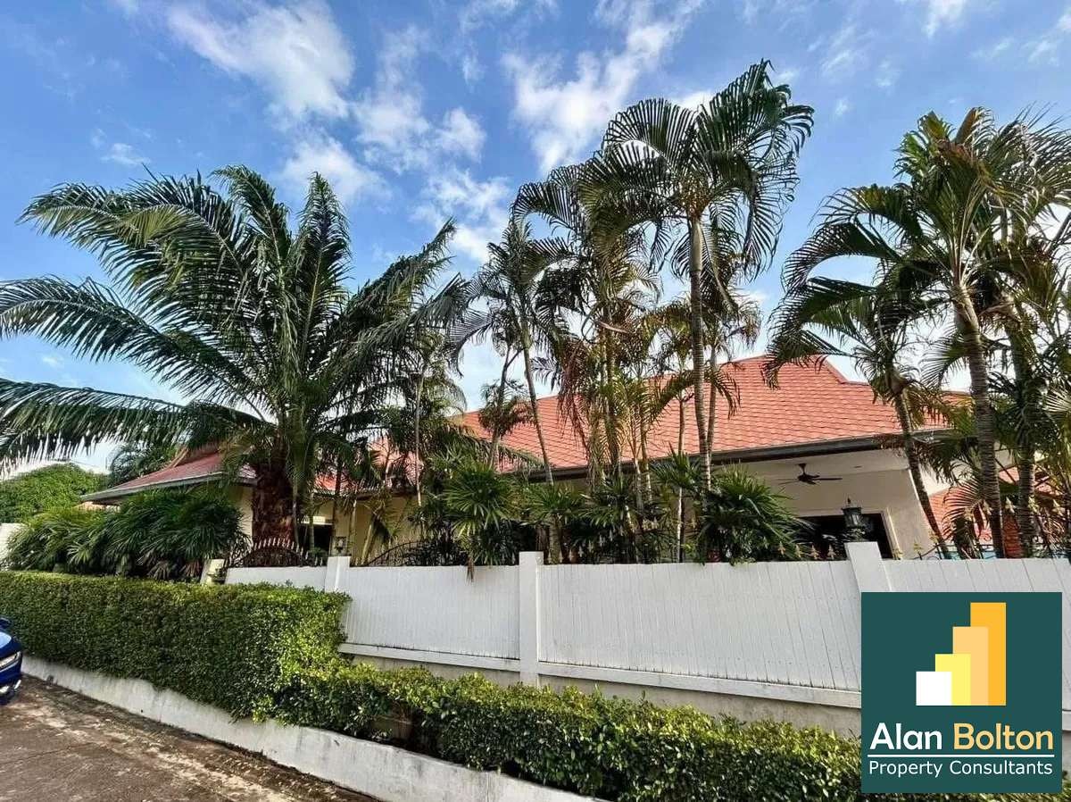 Three Bedroom Pool Villa with Separate Two Bedroom Guesthouse