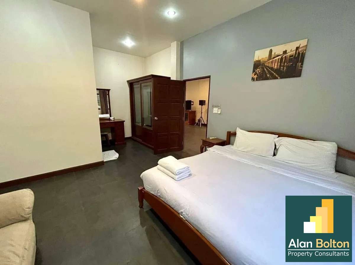 Three Bedroom Pool Villa with Separate Two Bedroom Guesthouse photo 6