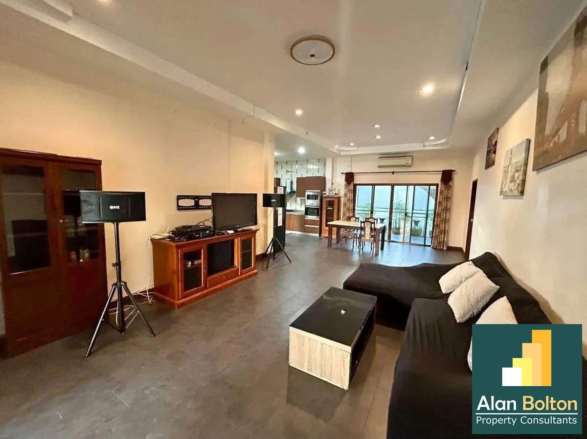 Three Bedroom Pool Villa with Separate Two Bedroom Guesthouse photo 10