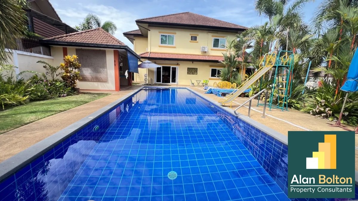 Pool villa 5 Bedrooms 6 Bathrooms in Mapprachan
