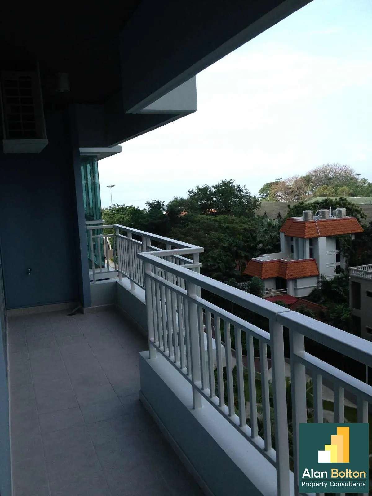 Just steps to the beach 1 bedroom 1 bathroom in Lumpini Park Beach Jomtien for RENT photo 4