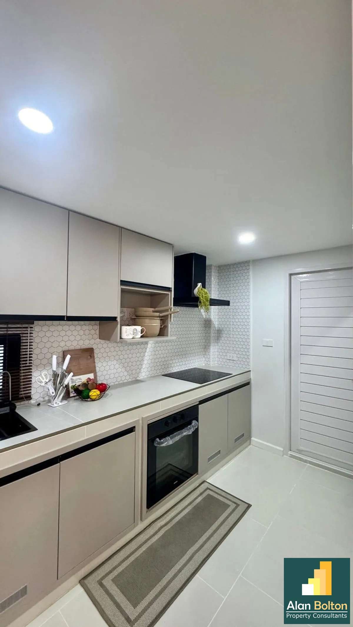 Newly Renovated Brand New 3 bedrooms 2 bathroom in East Pattaya for SALE photo 15