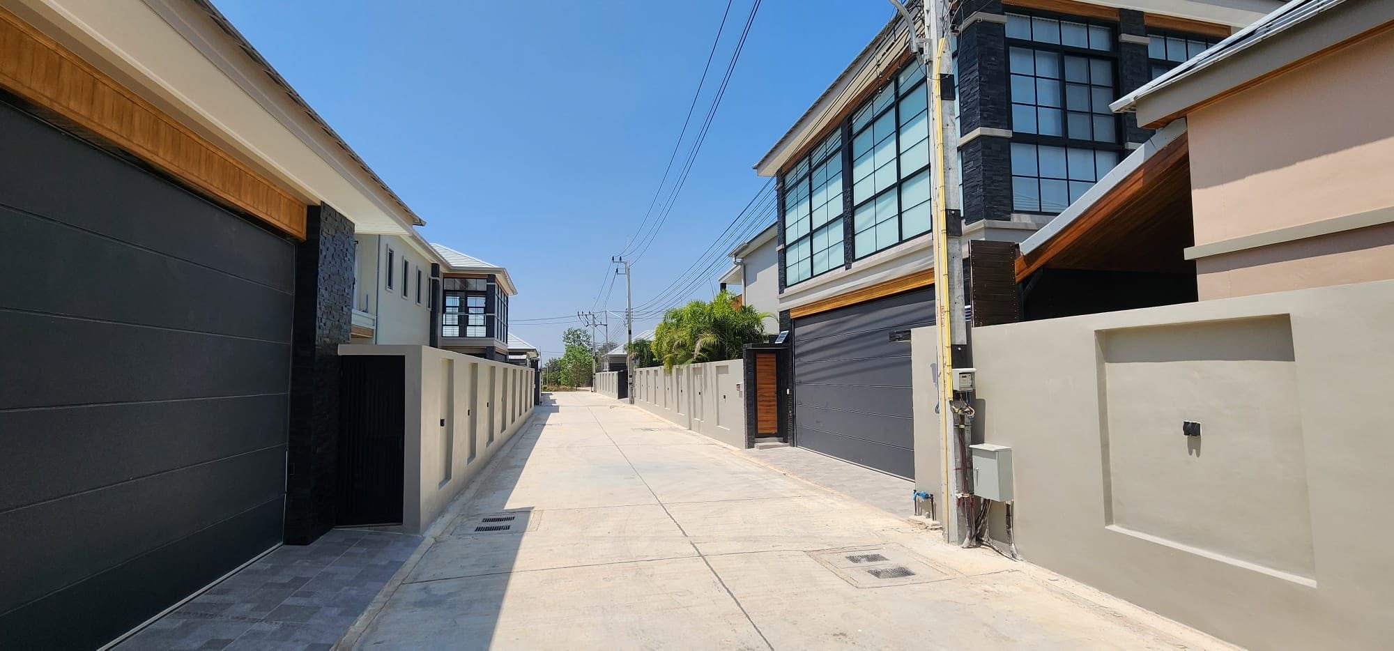 Luxury Brand New Pool Villa 4 bedrooms 6 bathrooms in Mabprachan Lake for SALE/RENT photo 83