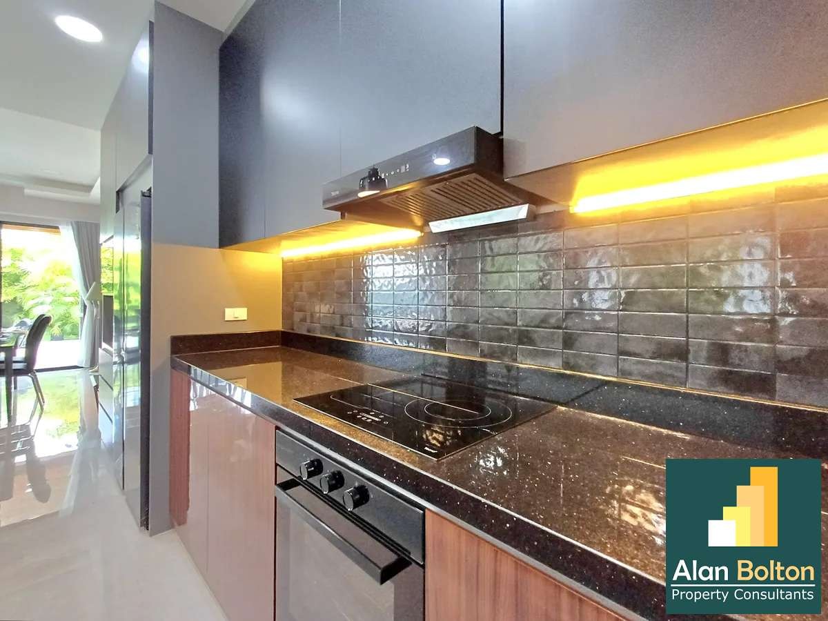 Luxury Brand New Pool Villa 4 bedrooms 6 bathrooms in Mabprachan Lake for SALE/RENT photo 14