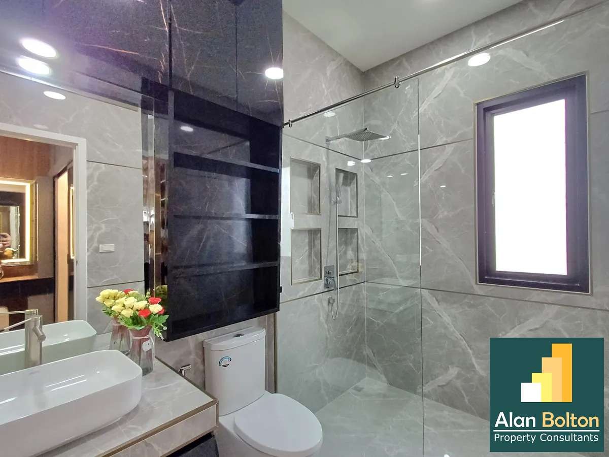 Luxury Brand New Pool Villa 4 bedrooms 6 bathrooms in Mabprachan Lake for SALE/RENT photo 25