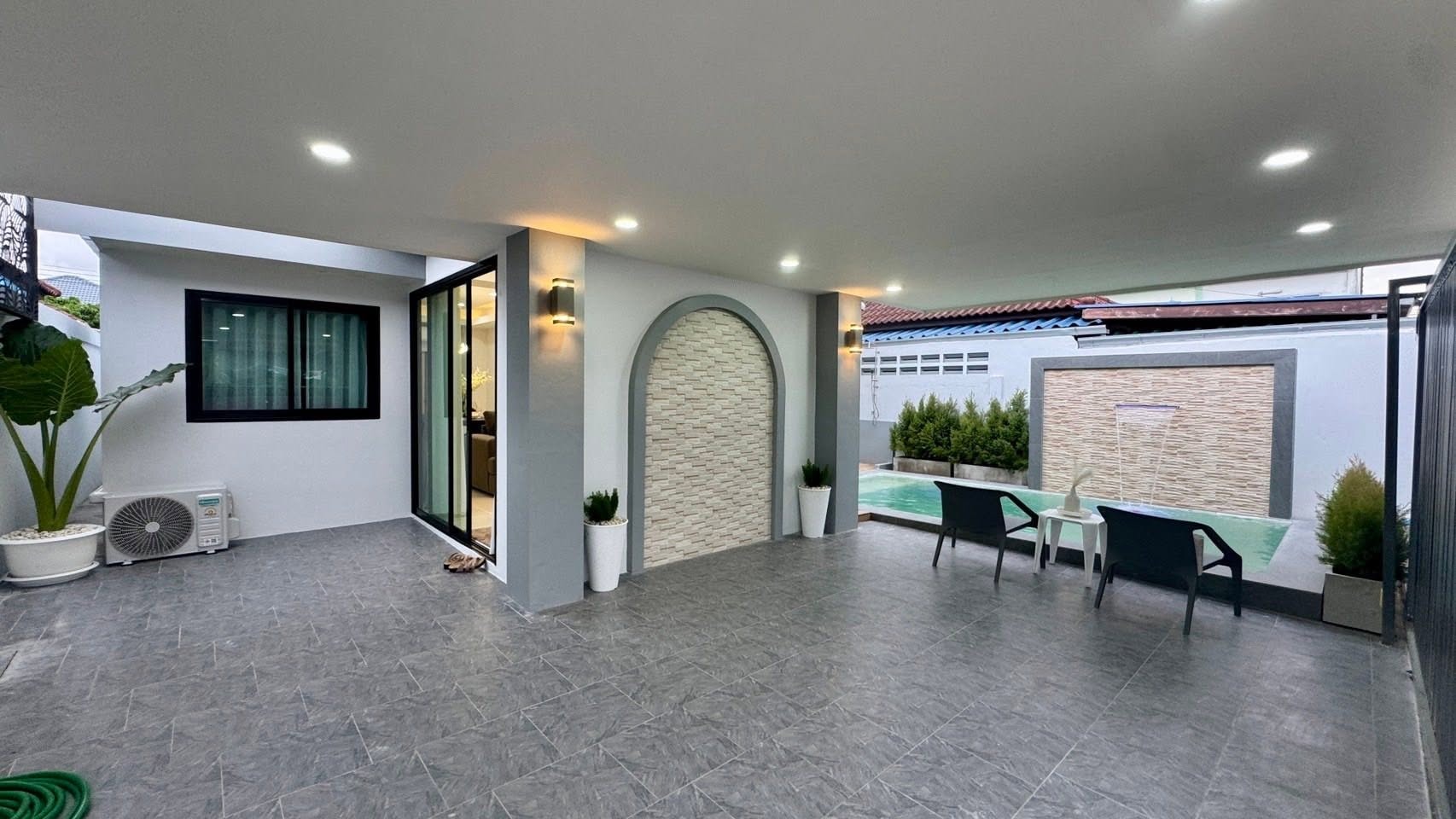 Luxury Brand New Pool Villa 4 bedrooms 6 bathrooms in Mabprachan Lake for SALE/RENT photo 77