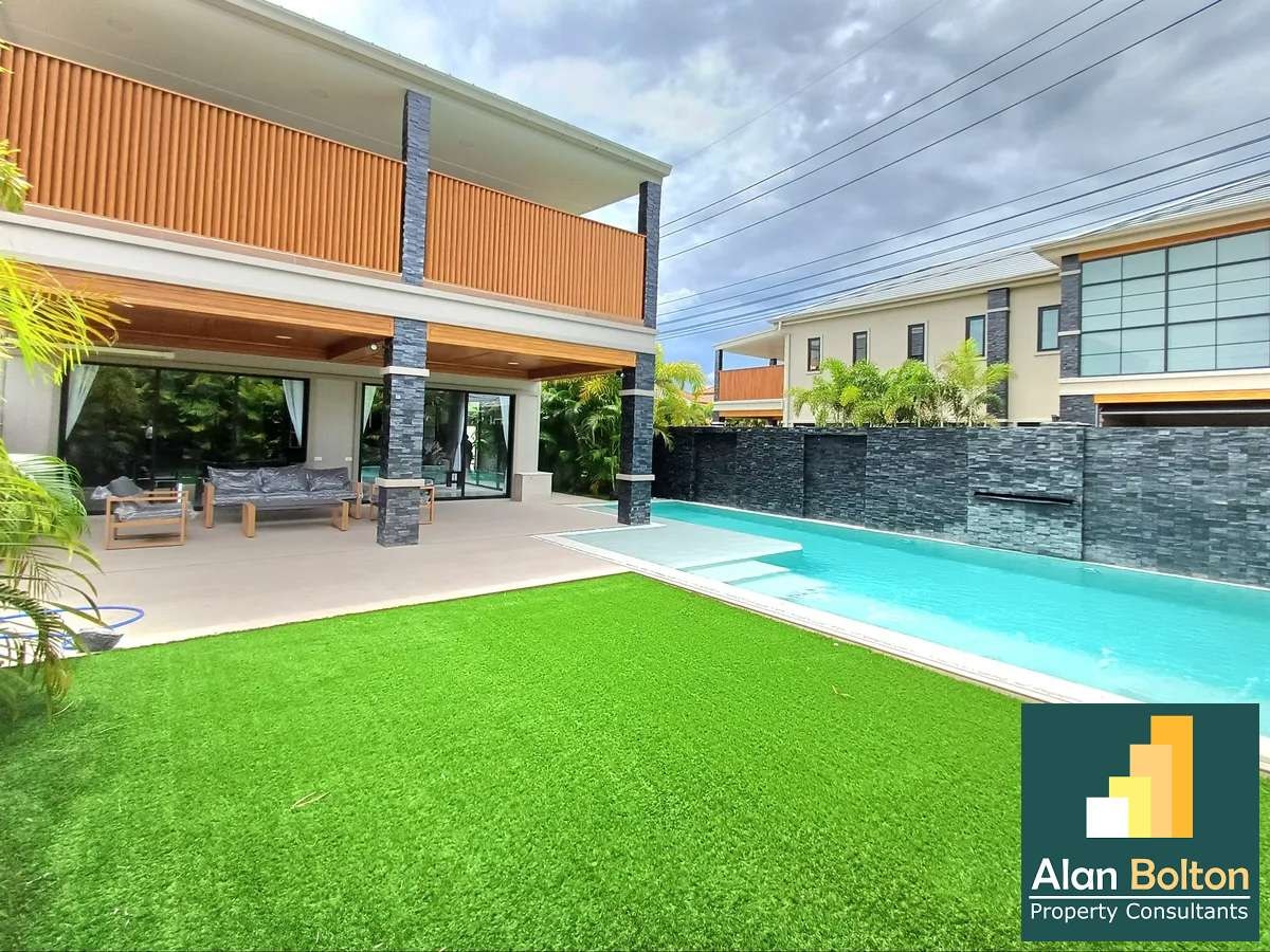Luxury Brand New Pool Villa 4 bedrooms 6 bathrooms in Mabprachan Lake for SALE/RENT photo 4