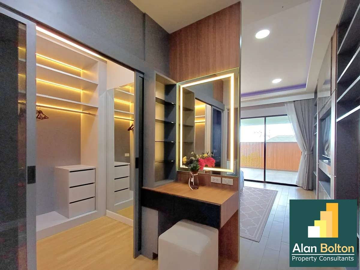 Luxury Brand New Pool Villa 4 bedrooms 6 bathrooms in Mabprachan Lake for SALE/RENT photo 23