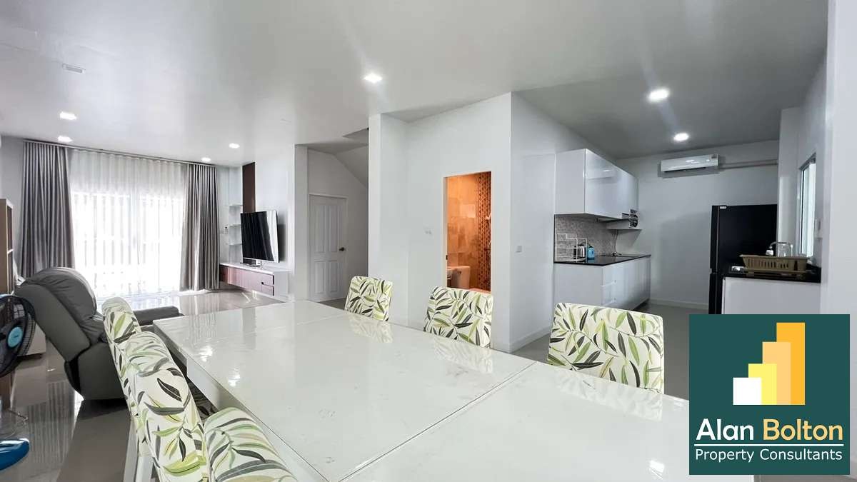 2 Storey House 3 Bedrooms 3 Bathrooms in East Pattaya photo 12