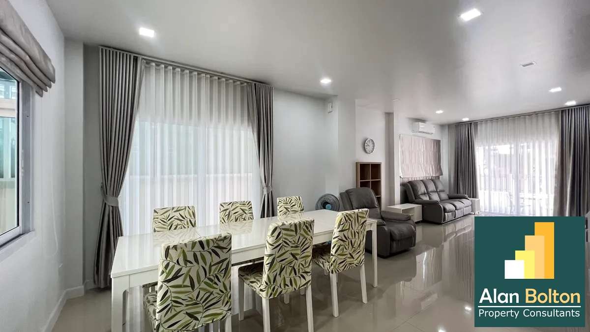 2 Storey House 3 Bedrooms 3 Bathrooms in East Pattaya photo 16