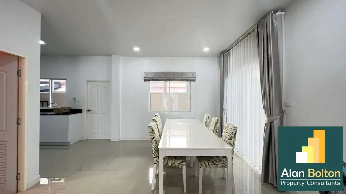 2 Storey House 3 Bedrooms 3 Bathrooms in East Pattaya photo 12