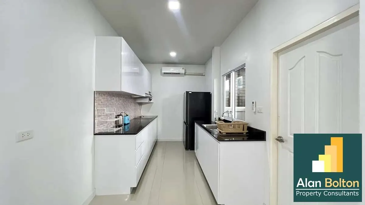 2 Storey House 3 Bedrooms 3 Bathrooms in East Pattaya photo 14