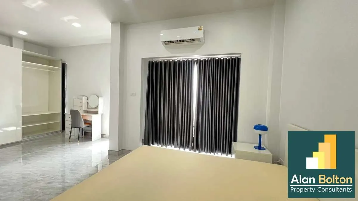 2 Storey House 3 Bedrooms 3 Bathrooms in East Pattaya photo 17