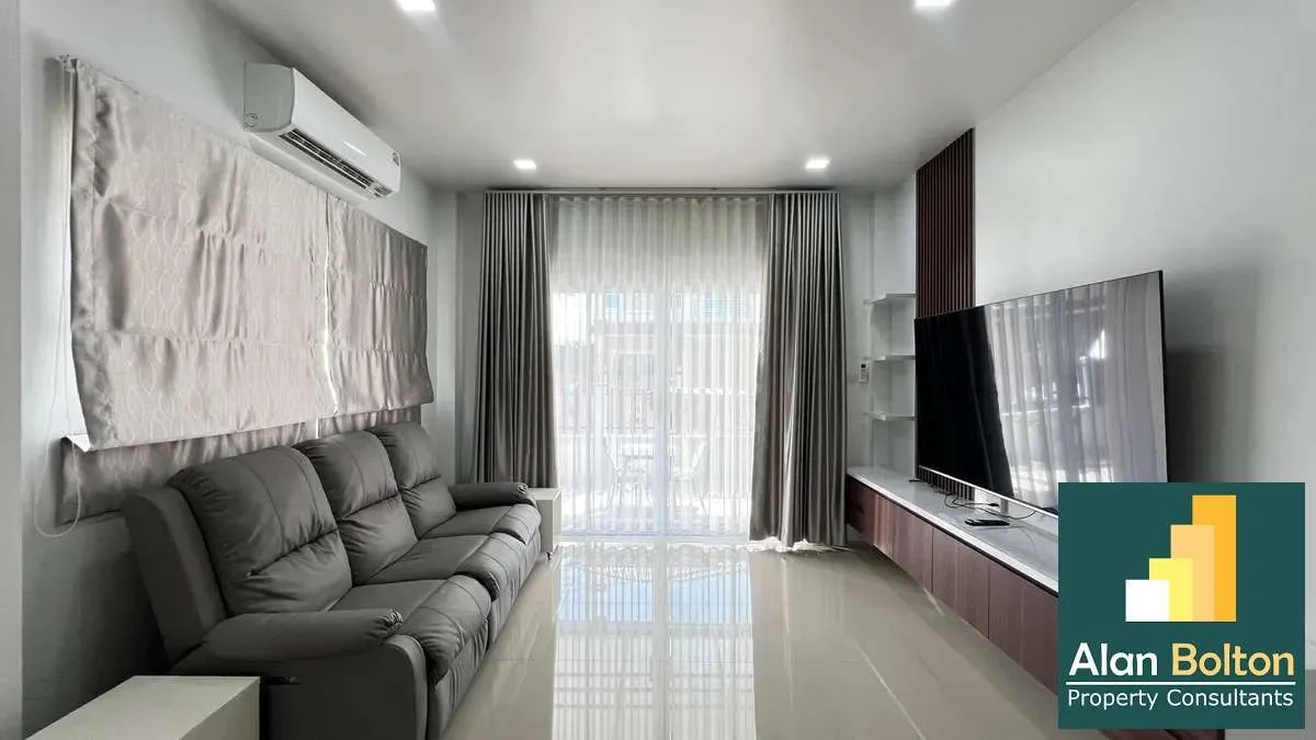 2 Storey House 3 Bedrooms 3 Bathrooms in East Pattaya photo 9
