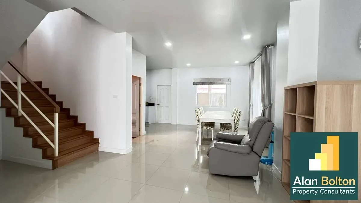 2 Storey House 3 Bedrooms 3 Bathrooms in East Pattaya photo 10
