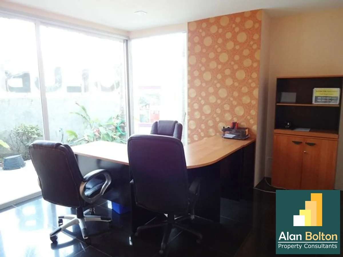 Club Royal A Decorated Office for Sale FQ, Na Kluea photo 3