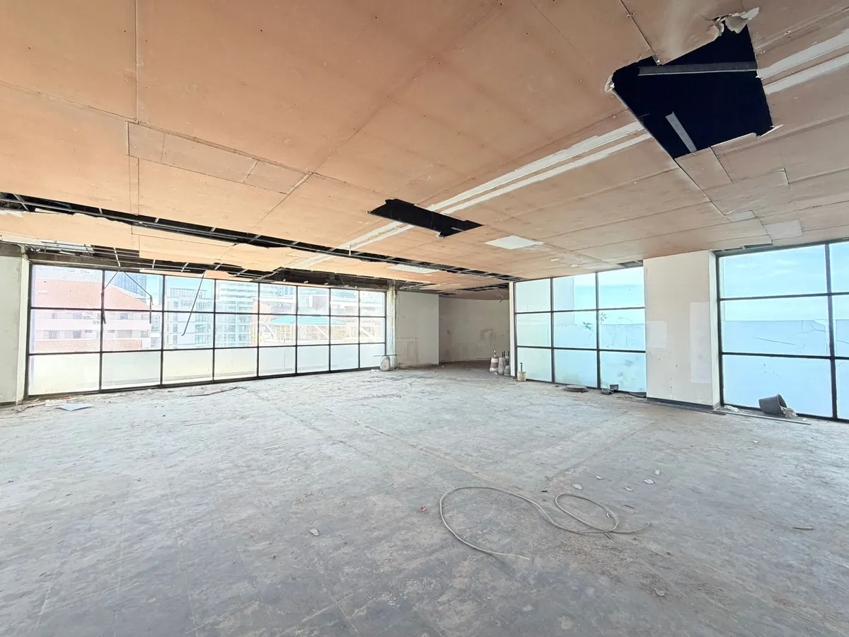Sea View Bare Office/Condominium In begining of Jomtien ออฟฟิศขนาดใหญ่สำหรับขายวิวทะเลที่จอมเทียน