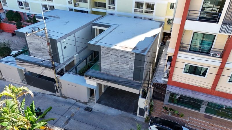 4 bedroom 5 bathroom in Thappraya soi 11 photo 29