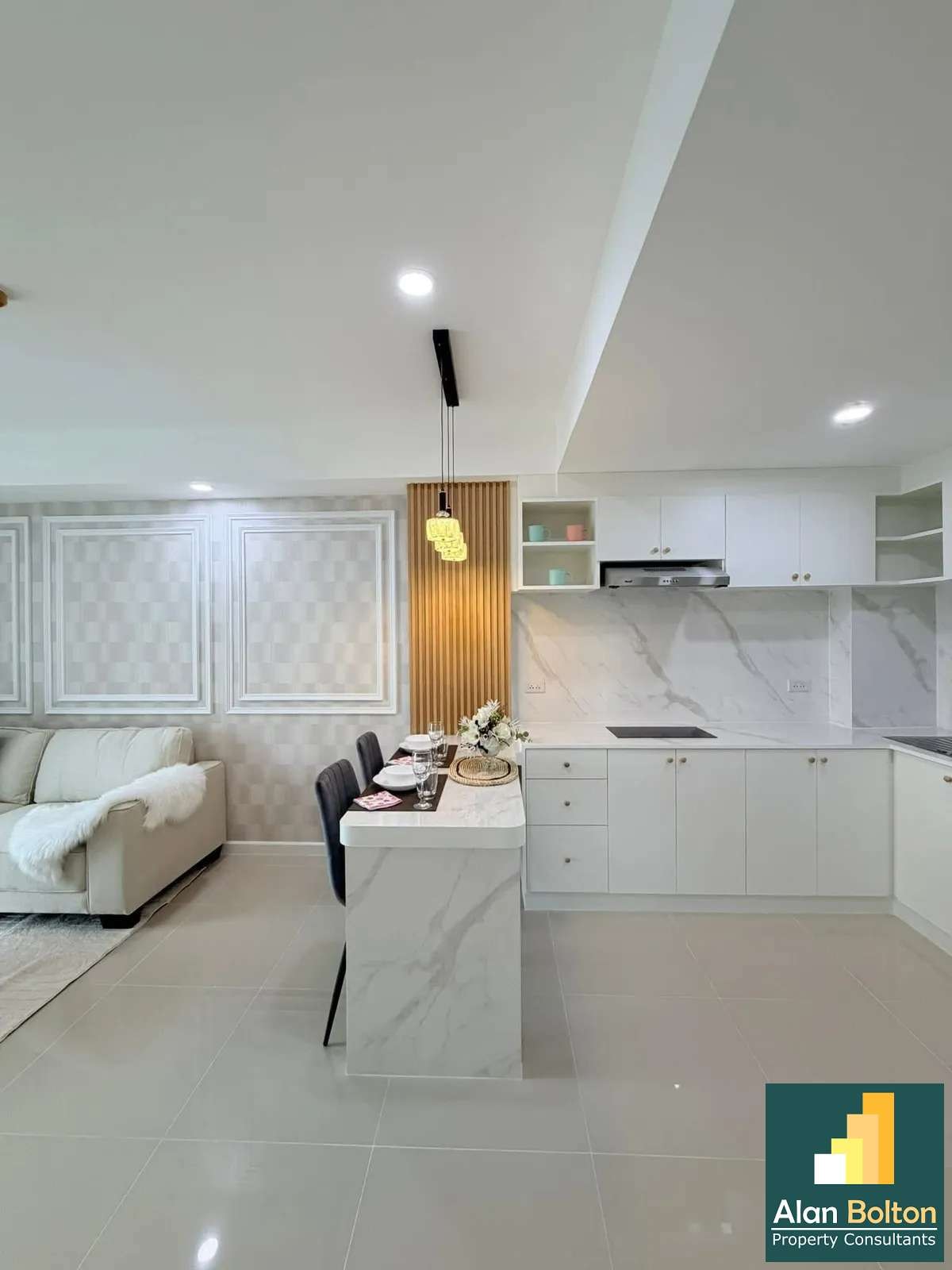 Beautiful Renovated Condo For Sale In East Pattaya คอนโดตกแต่งใหม่ พร้อมดูแลเรื่องกู้ photo 8