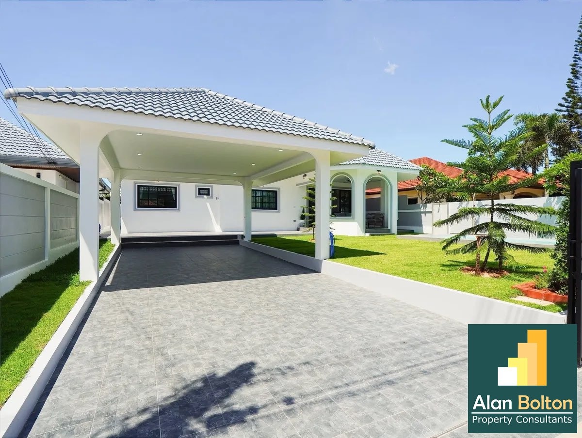 Pool villa 4 Bedrooms 4 Bathrooms in Mapprachan