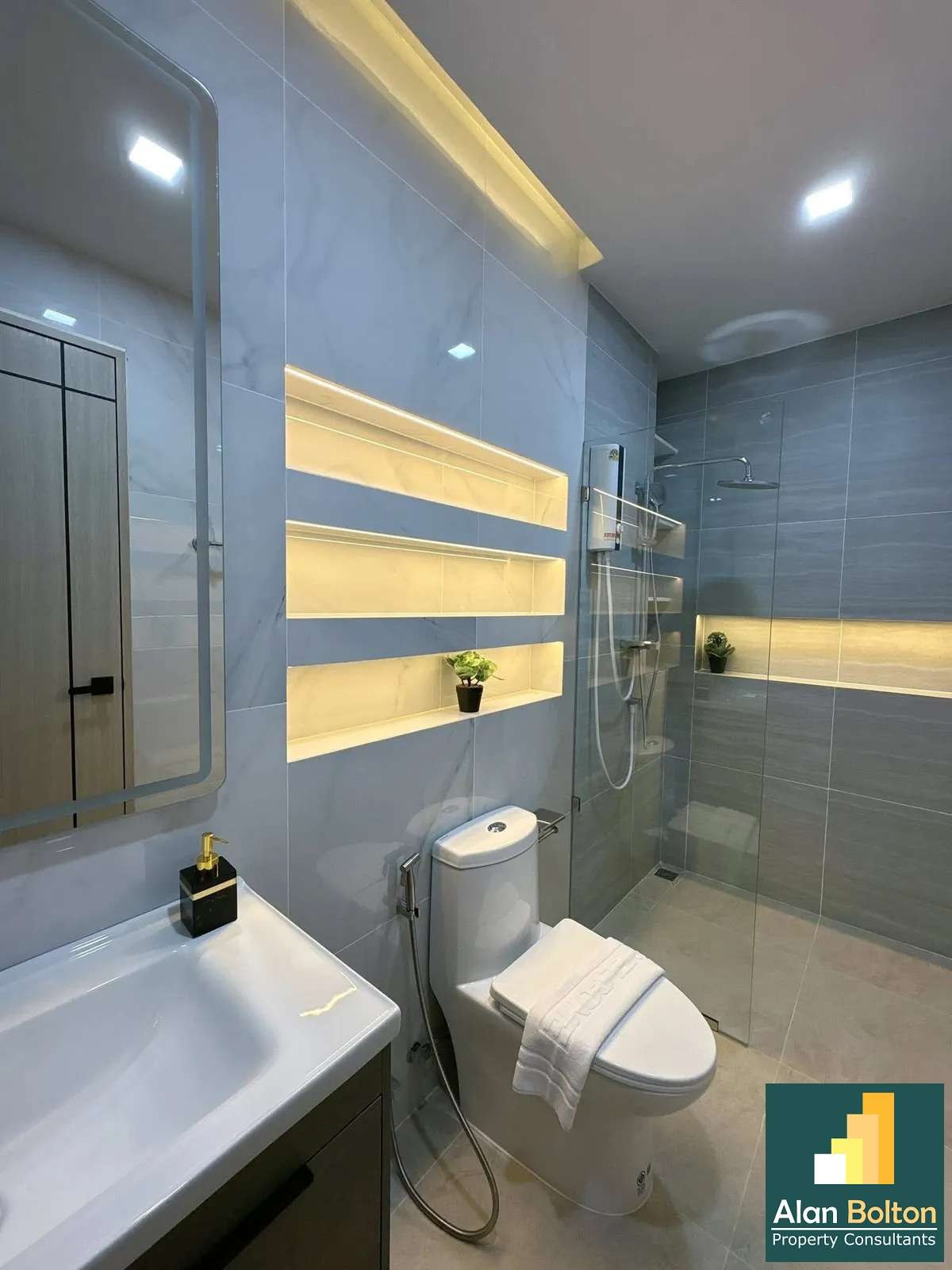 Pool Villa Newly Renovatged Brand New near Jomtien Beach 5 bedrooms 6 bathroom in Jomtien for SALE photo 17