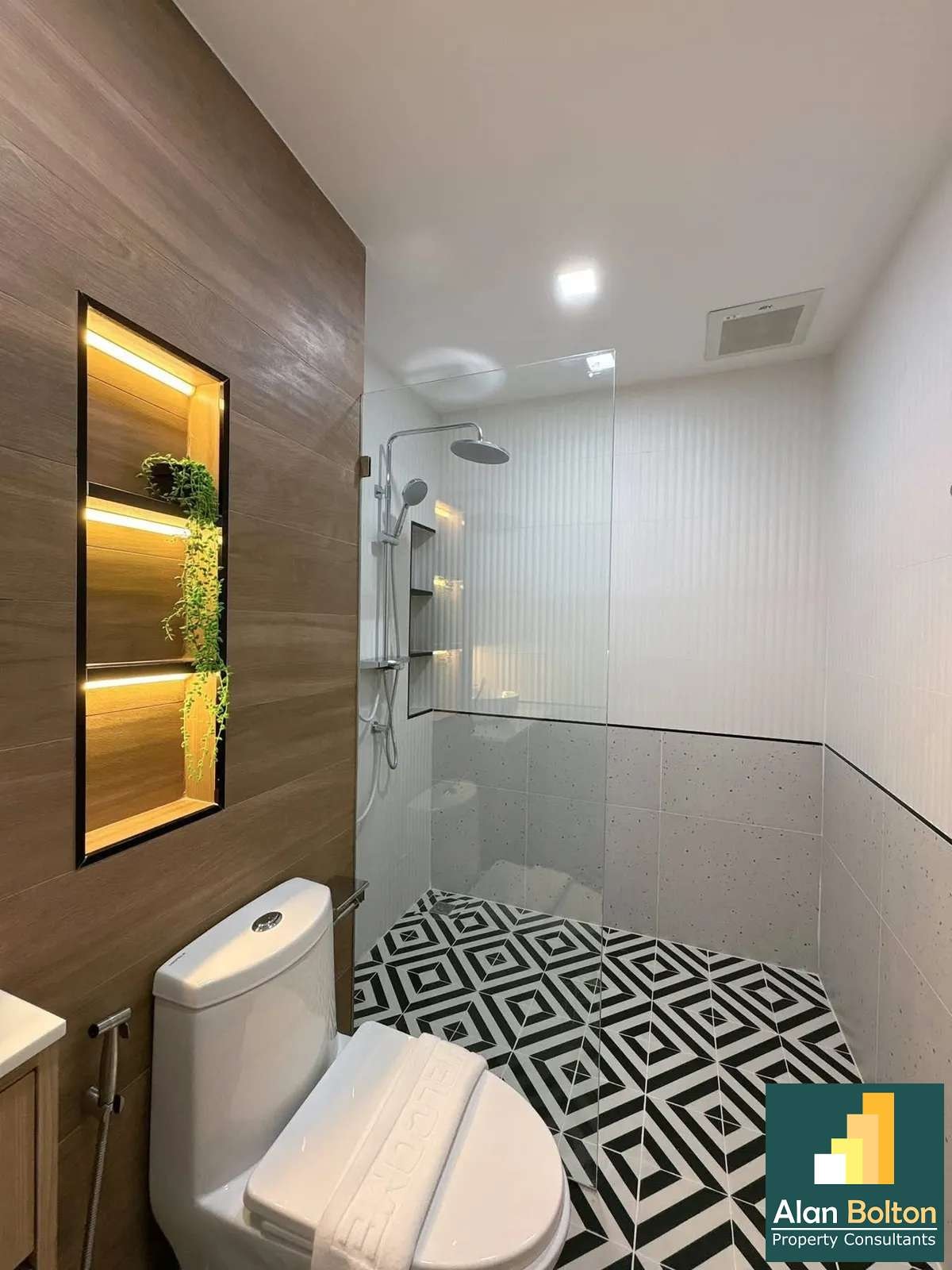 Pool Villa Newly Renovatged Brand New near Jomtien Beach 5 bedrooms 6 bathroom in Jomtien for SALE photo 4