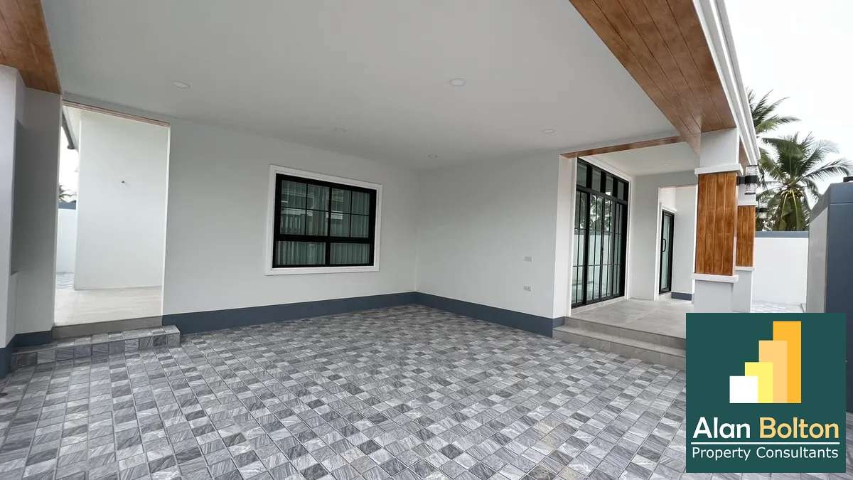 3 Bedrooms 3 Bathrooms in East Pattaya